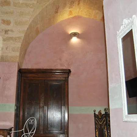 Ladelaide Salve