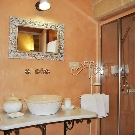 Ladelaide Guest house *