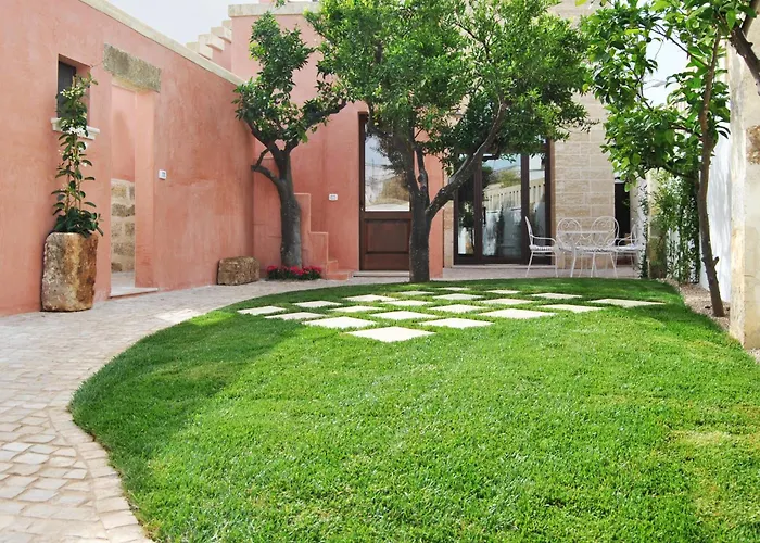 Ladelaide بيت ضيافة سالفي