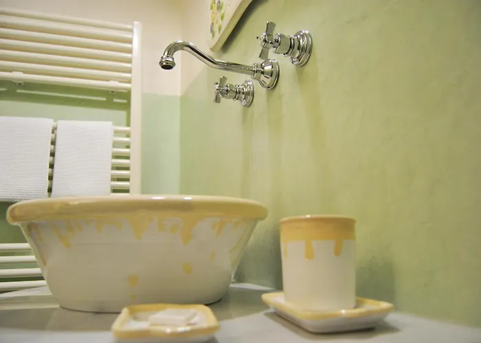 Ladelaide سالفي