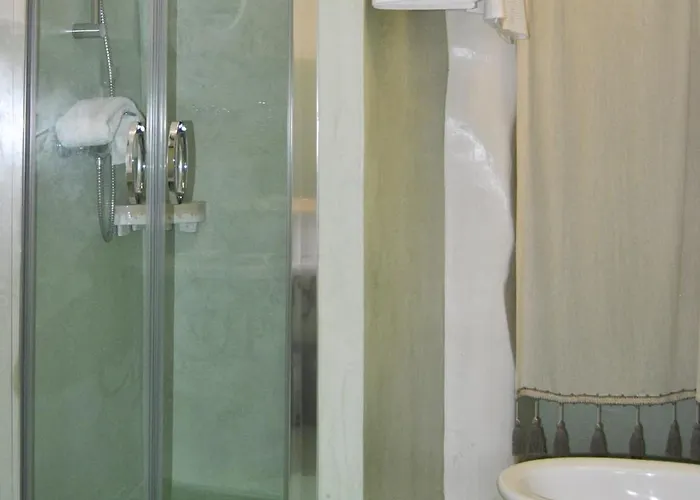 Ladelaide بيت ضيافة سالفي