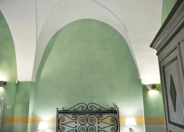 Ladelaide سالفي