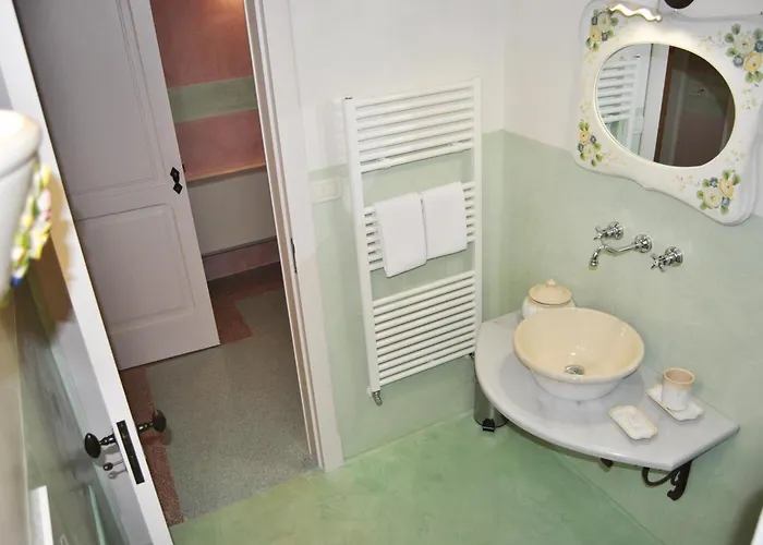 Ladelaide * سالفي