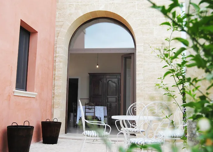 Ladelaide بيت ضيافة