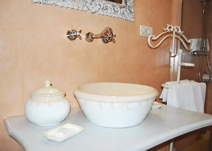 Ladelaide سالفي