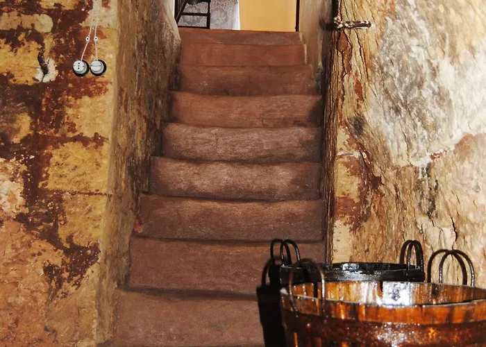 Ladelaide بيت ضيافة *