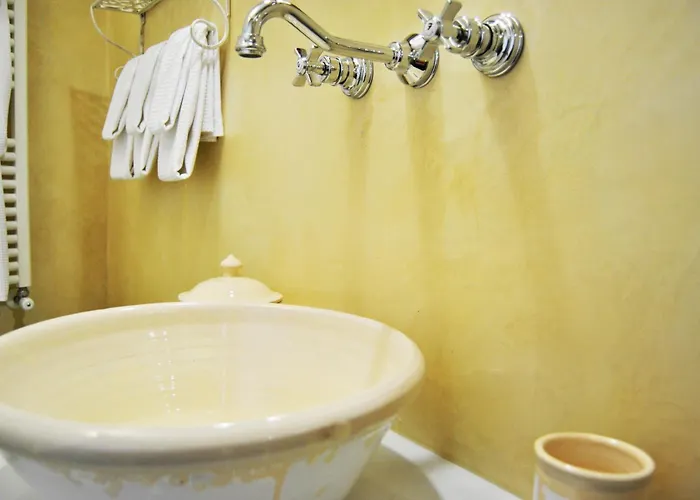 Ladelaide سالفي