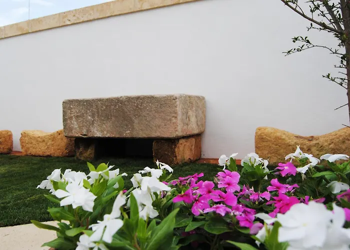 Ladelaide بيت ضيافة